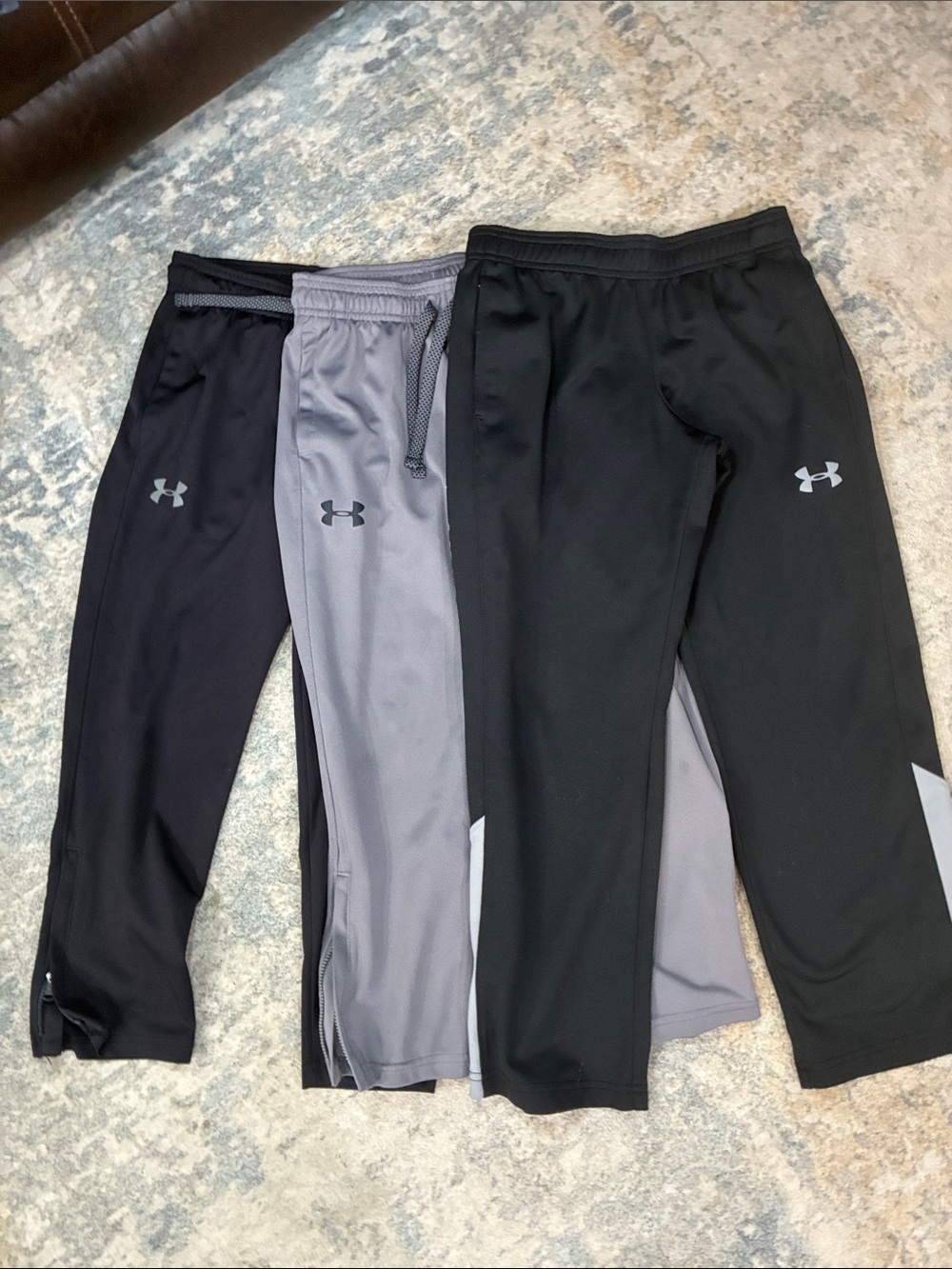 Under Armour Kids Sweatpants Trio - Black & Gray- Size S (6/7)